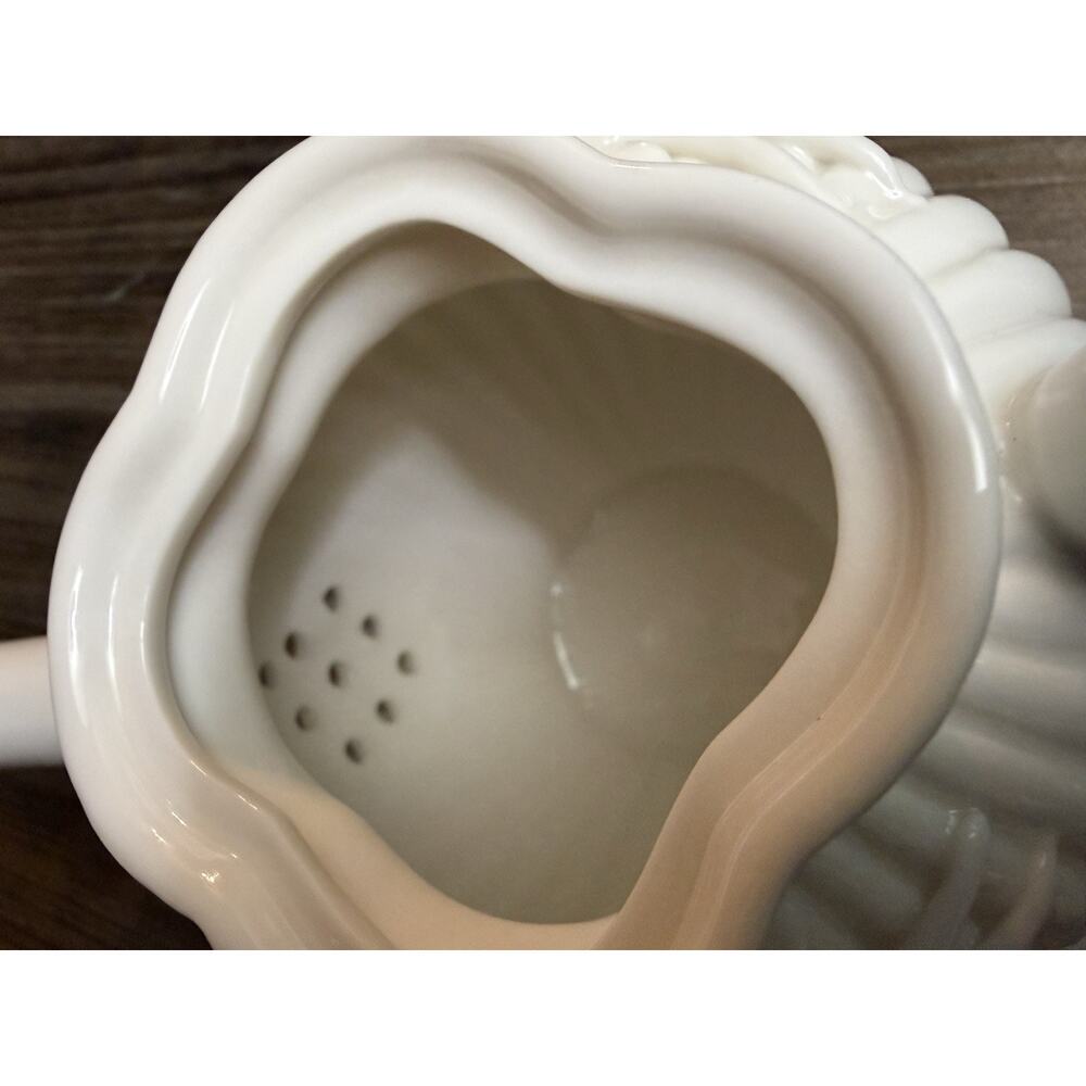 Beautiful I. Godinger & Co. White Ribbed Tea Pot With Victorian Rose Pattern - Picture 9 of 11
